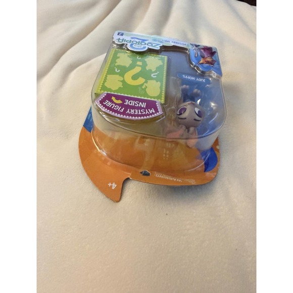 Zootopia 2 Judy Hopps Plus Mystery Figure Mystery Tails NEW in BOX - Picture 4 of 6